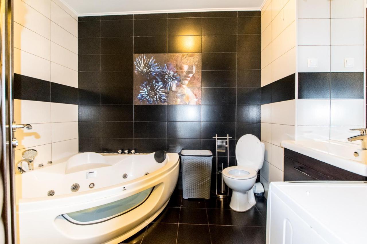 Luxury Hotel Riviera Kluż-Napoka Zewnętrze zdjęcie